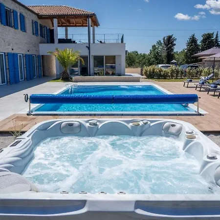 Willa Blue Moon By Guide