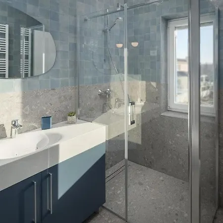 Blue Moon By Guide Willa Rapavel