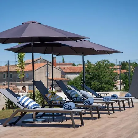 Blue Moon By Guide Rapavel