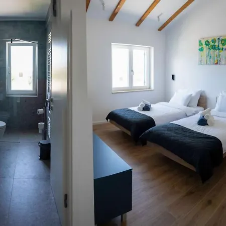 Blue Moon By Guide Vila Rapavel