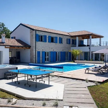 Blue Moon By Guide Vila