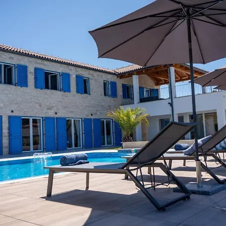 Villa Blue Moon By Guide *