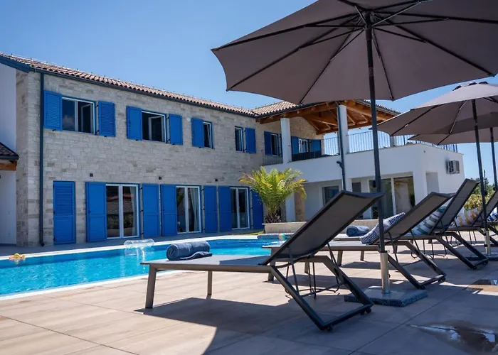 Villa Blue Moon By Guide *